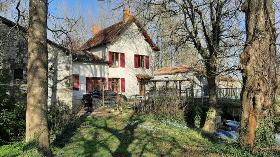 Property for sale Verteillac Dordogne