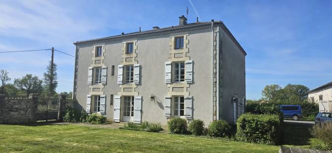 Property for sale Bussière-Poitevine Haute-Vienne